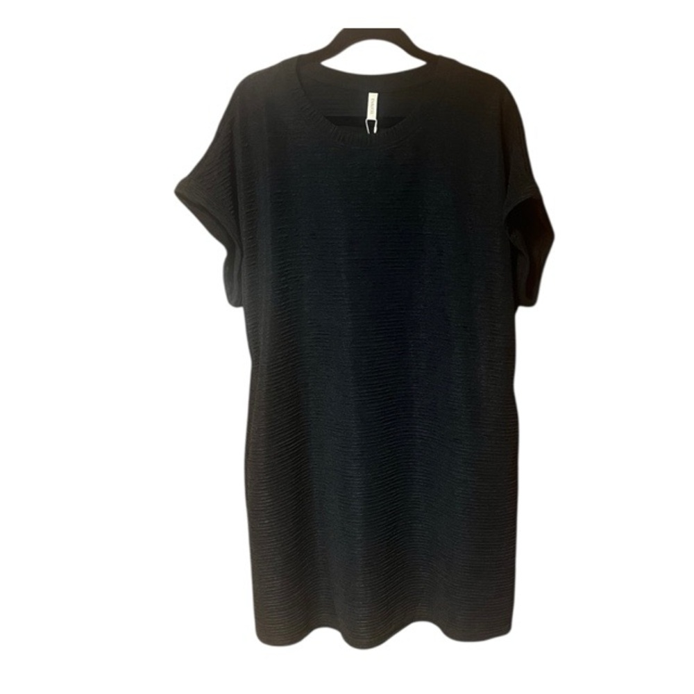 Evaless Textured Black Short Sleeve‎ Dress NWT